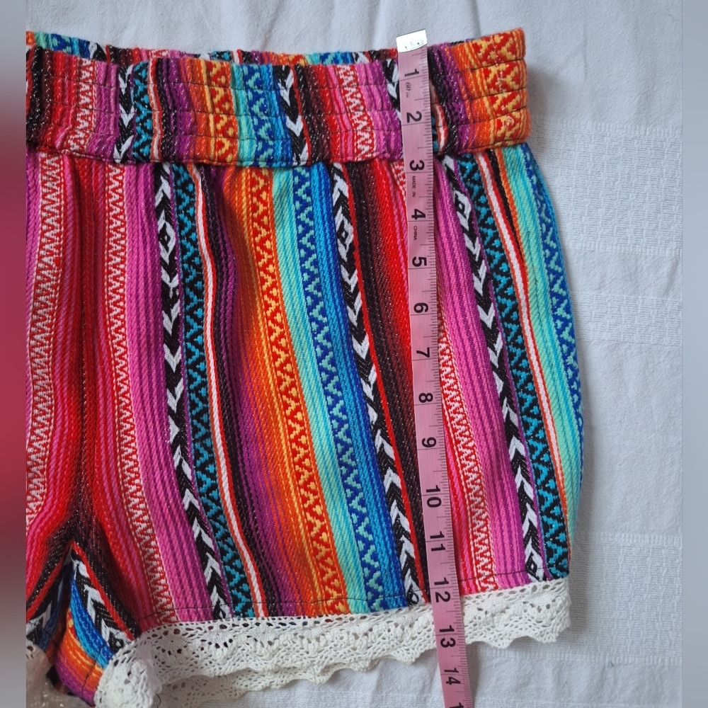 DESIGN LAB Lord & Taylor Vibrant Patterned High Waist Shorts - Picture 3 of 7